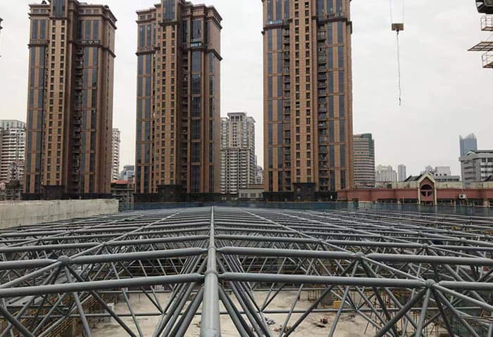 高安螺栓球网架结构